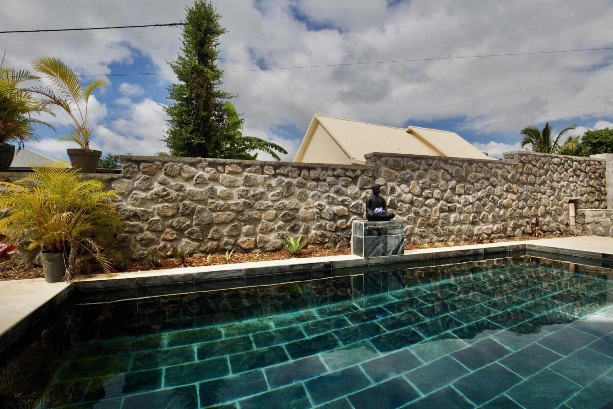 Le Beau Vallon 1- Jacuzzi Privatif Et Piscine Chauffee Partagee แซ็ง-บินัวต์ ภายนอก รูปภาพ